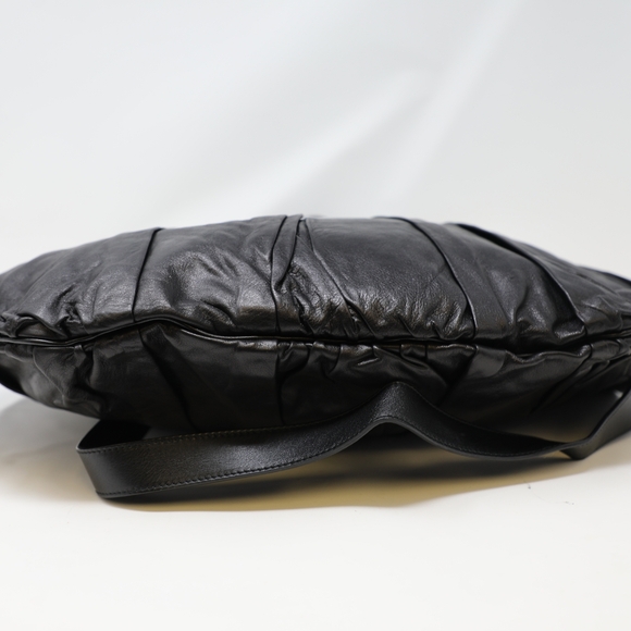 Gucci Hysteria Leather Tote Bag - Picture 10 of 15